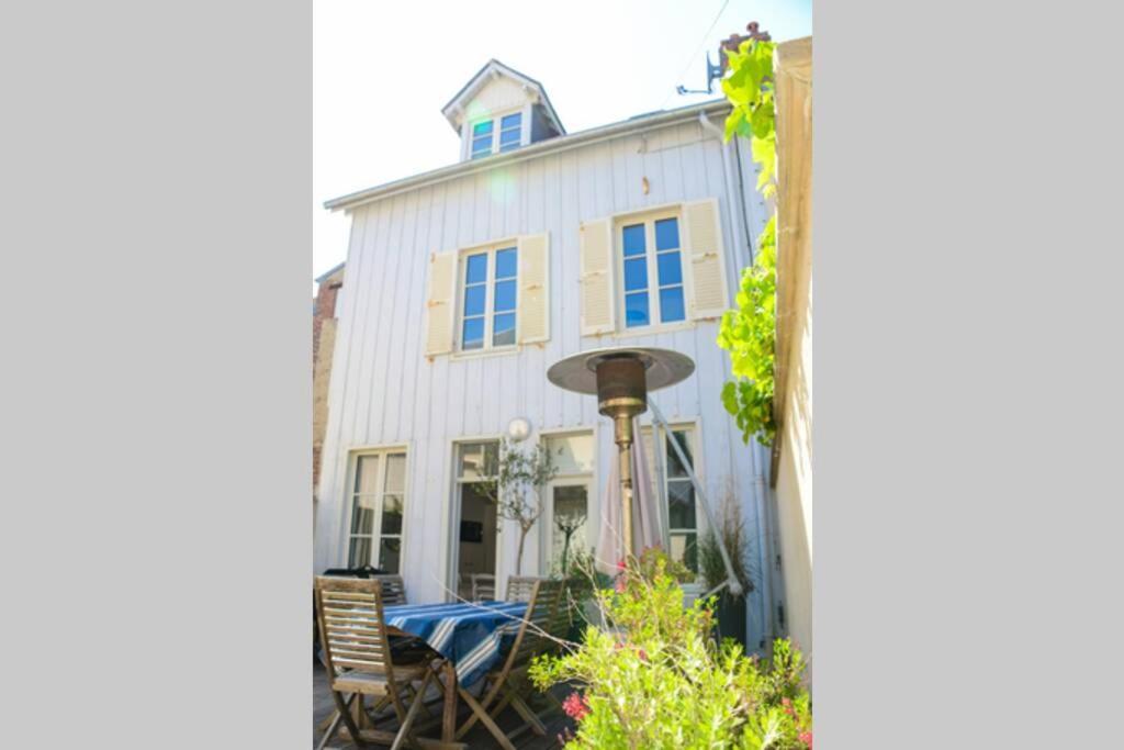 La Maison Bleue Cabourg Exteriör bild